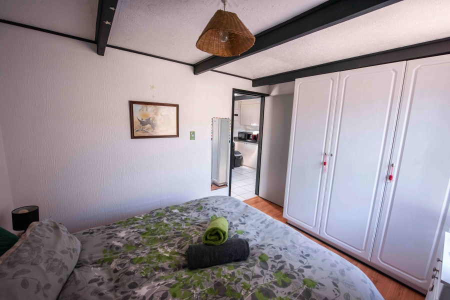 7 Bedroom Property for Sale in Bloubergrant Western Cape